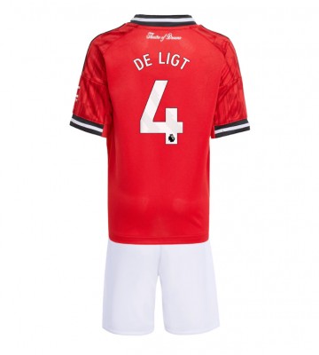 Manchester United Matthijs de Ligt #4 Replika Babytøj Hjemmebanesæt Børn 2025-26 Kortærmet (+ Korte bukser)